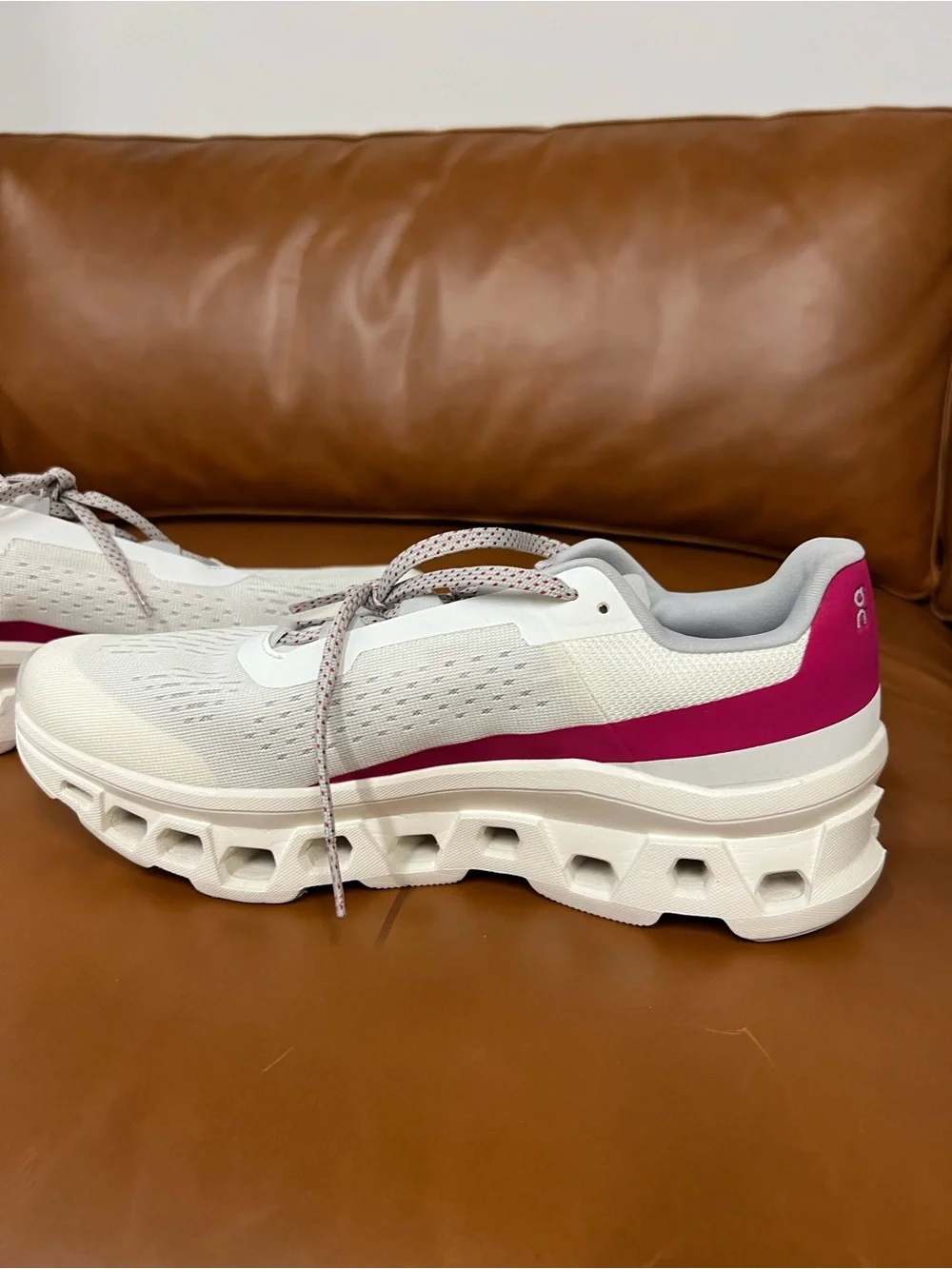 On Running WOMENS CLOUDMONSTER IVORY GRENADINE 10.5 WOMENS